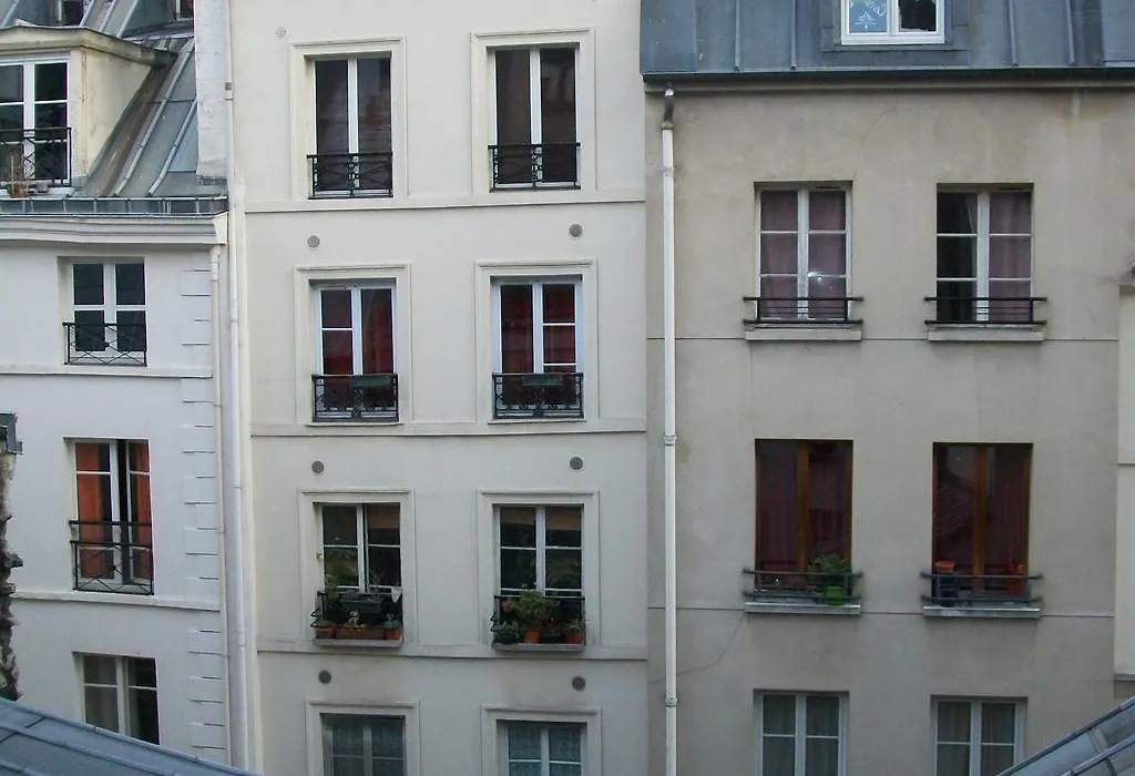 Chambre D'Hote Des Artistes-1