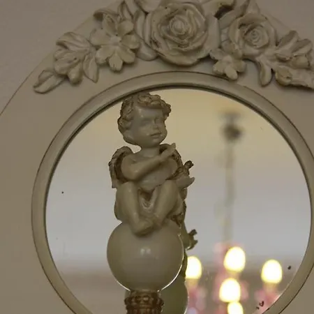 A Room In Paris-2