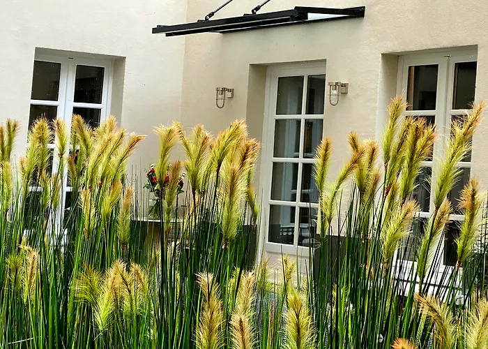 Hotel met zwembad: Hotel La Lanterne & Spa By Timhotel