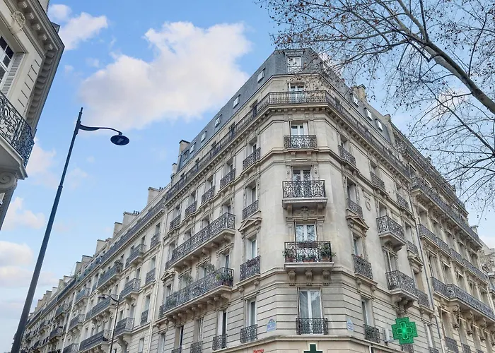 Eiffel Tower view Rose, apartment #2